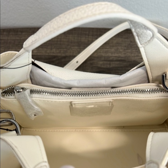 DKNY White Leather Satchel/Crossbody 🤍 - Picture 14 of 16